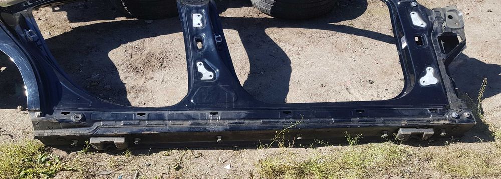 Próg Słupek Bok MERCEDES CLA W117 C117 komplet