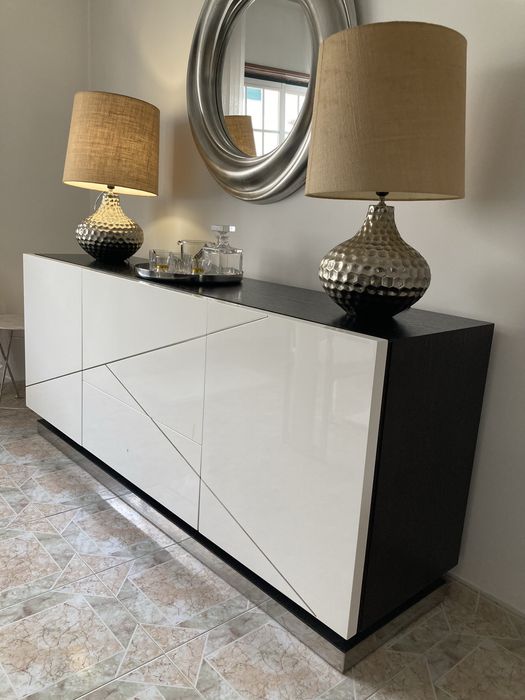 Consola lacada Branco com Madeira