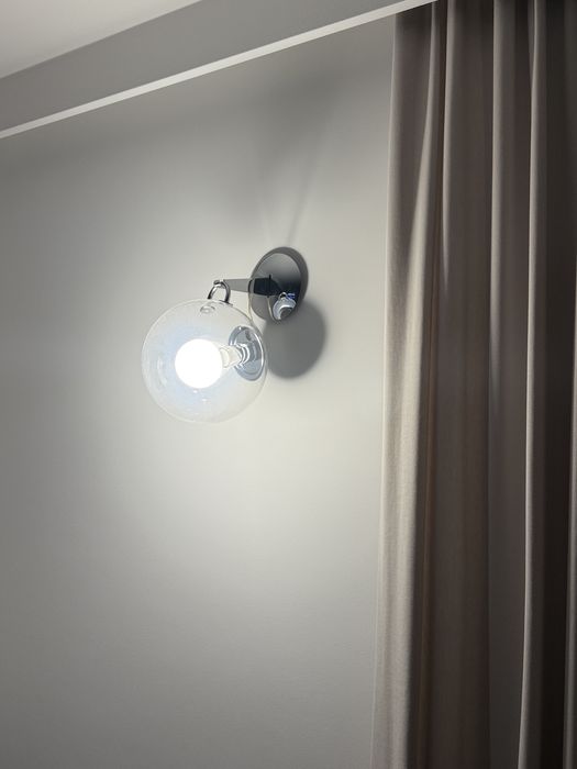 Kinkiet szklany kula wisząca jak artemide