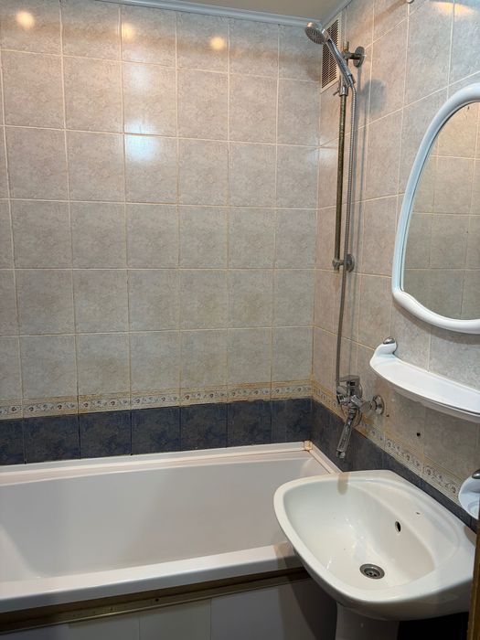 Продам простору 3-кімнатну квартиру в Центрально-Міському районі, проспект Миру 4