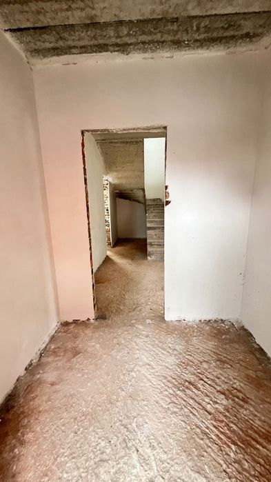 Зданий дуплекс ,готовий до ремонту