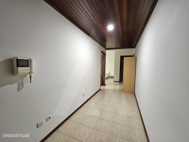 Apartamento T0 totalmente mobilado no centro de Aveiro