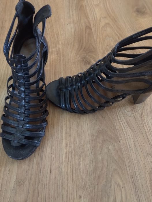 Skórzane buty Tamaris