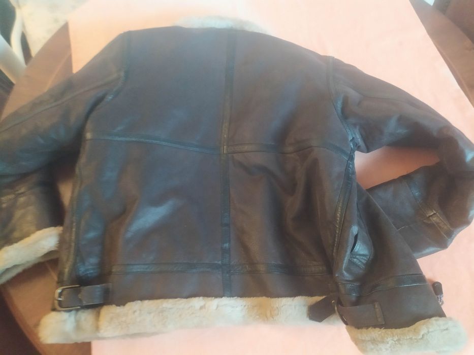 Casaco pele verdadeira forrado a pêlo. Calças