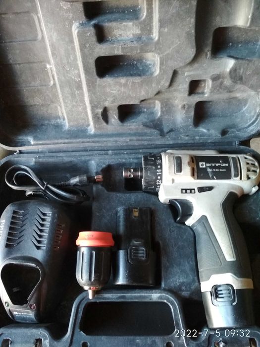 Електро інструмент