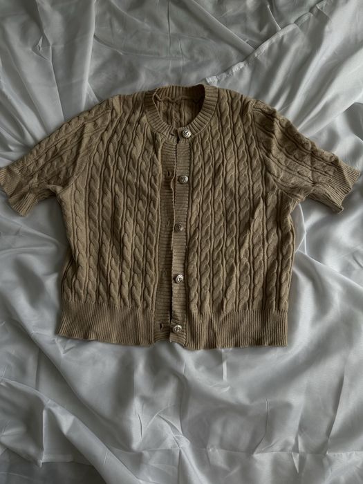 Продам кофтинку на короткому рукаві