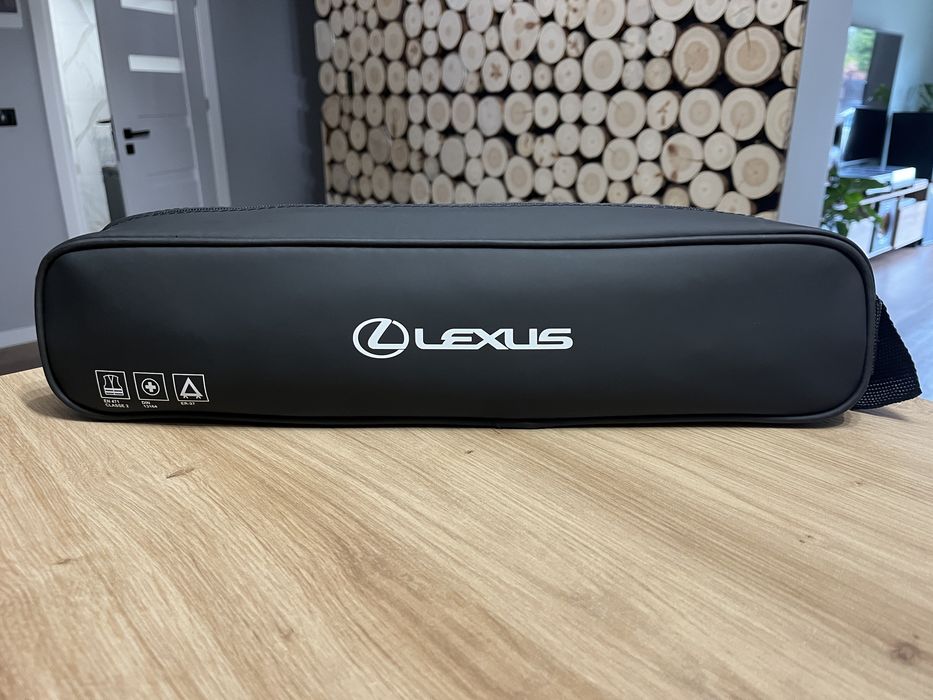 Oryginalna apteczka Lexus