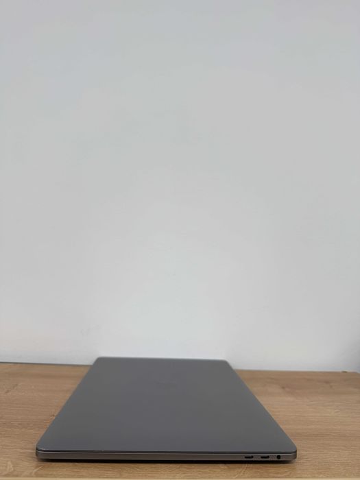 Macbook Pro 15” 2018(19) I7|16|256|560X-4GB • Гарантія Макбук 2 цикла