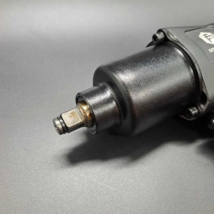 Пневмогайковерт ударний 1/2" у кейсі EXTRA FORCE 330 Нм 140 л/хв