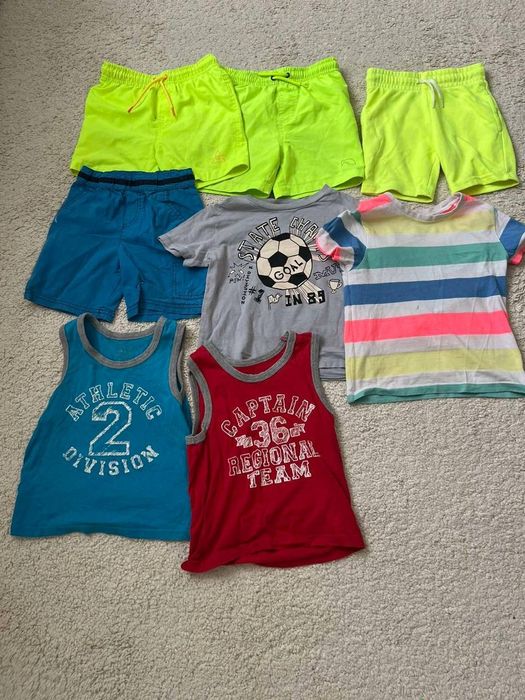 Комплект одягу для хлопчика 3–4 роки.