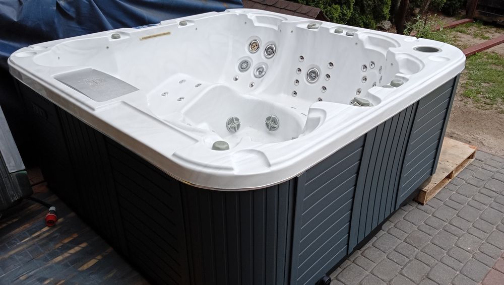 Jacuzzi spa Aeware 3
