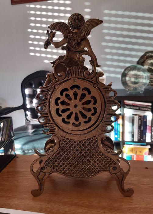 Antigo Relógio de Mesa em latão maciço