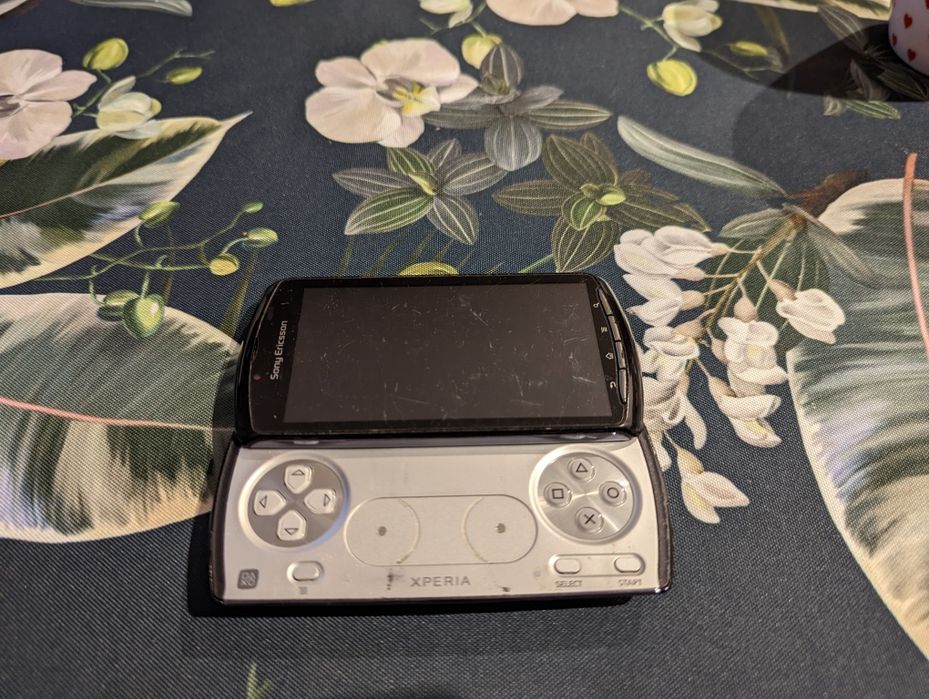 Sony Ericsson Xperia Play R800i