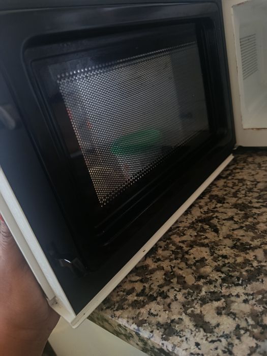 Microondas semi-novo