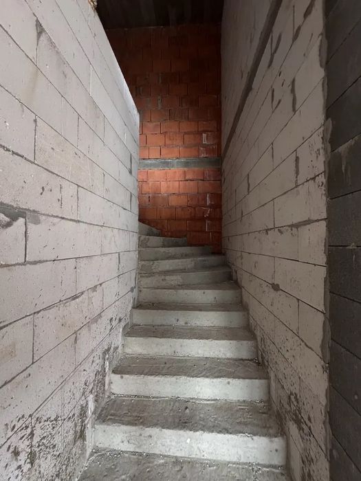 Продається чорновий таунхаус 110м2 | 5 хв від центру | без ремонту