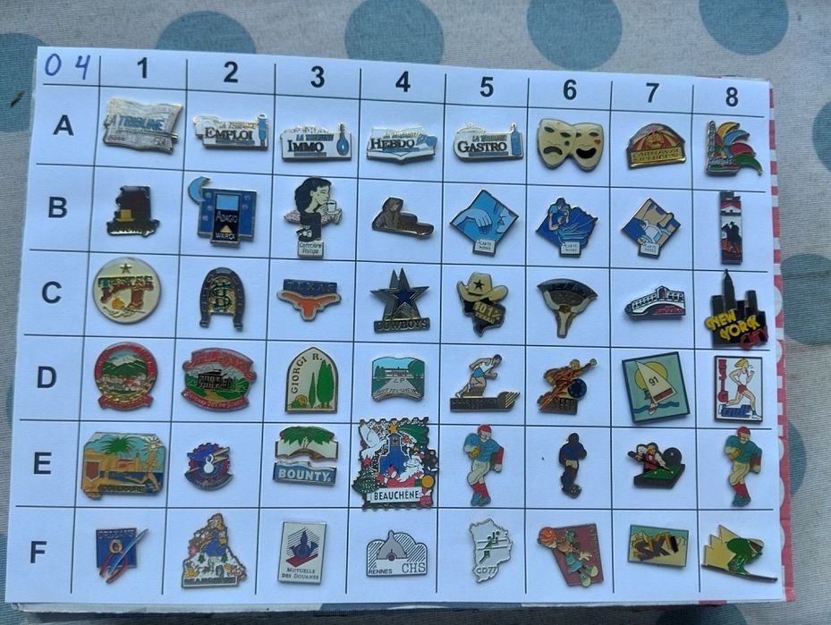 (O) Pins de vários temas