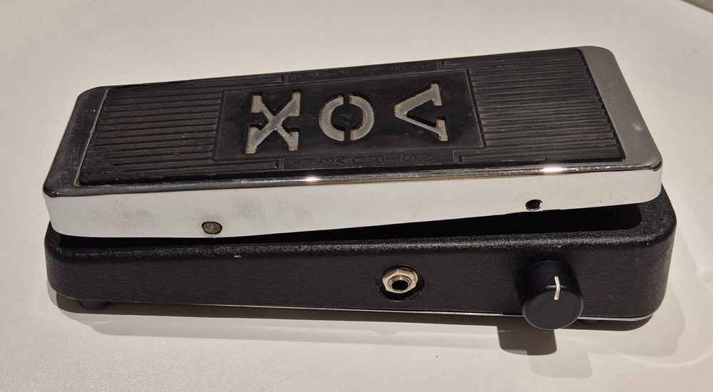 Pedal Wah-Wah Vox V847 – Clássico com Estojo Original + Selector Q Filter (Custom Tunning)