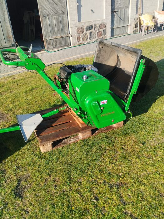 Kosiarka wrzecionowa Dennis d004 diesel Kubota