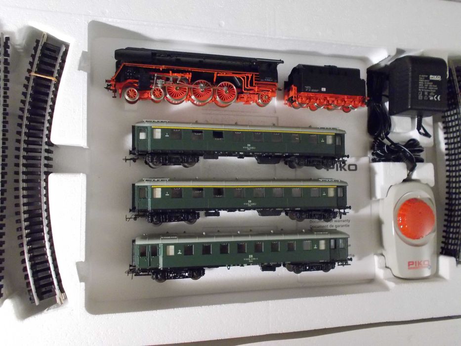Полярный Экспресс В Вагонах и Паровозе Есть СВЕТ ПИКО Piko Піко 1:87