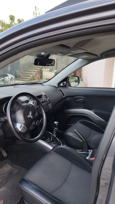 Mitsubishi  Outlander
