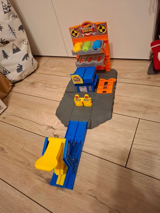 Hot wheels monster truck