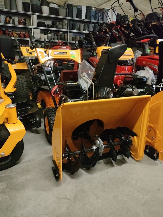 odśnieżarka spalinowa mastersnowpro kcm24-f/h200