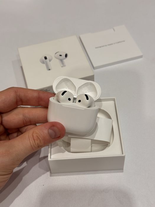Apple AirPods 4 — оригінал, повний комплект