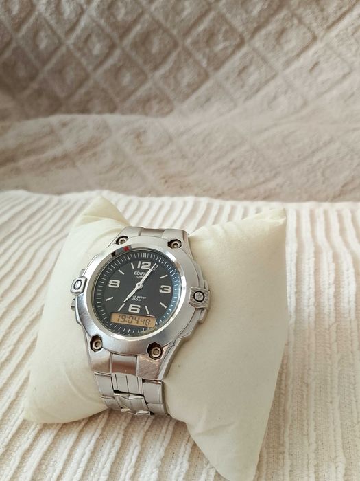 Zegarek Casio Edifice AMW 100