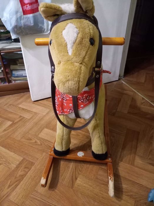 Коник гойдалка дитяча
