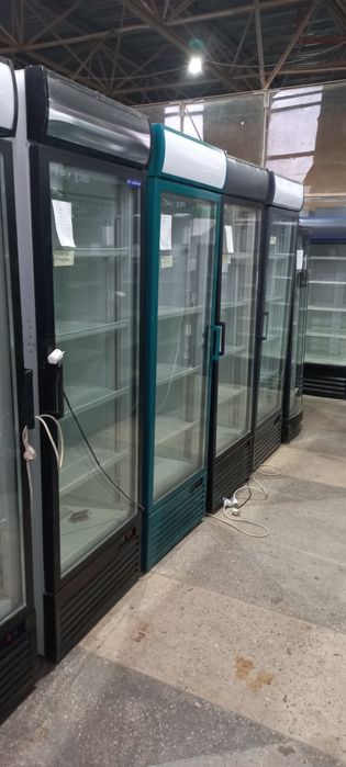 Вітрини холодильні ,Ларі морозильні, Шафи холодильні.