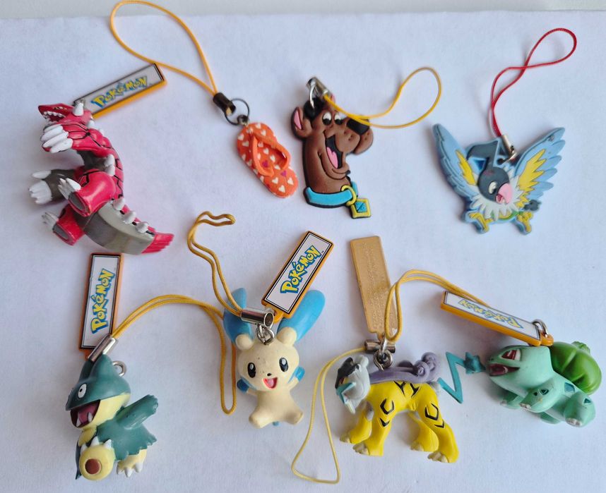 POKEMONY Pokemon * zawieszki z jajek niespodzianek
