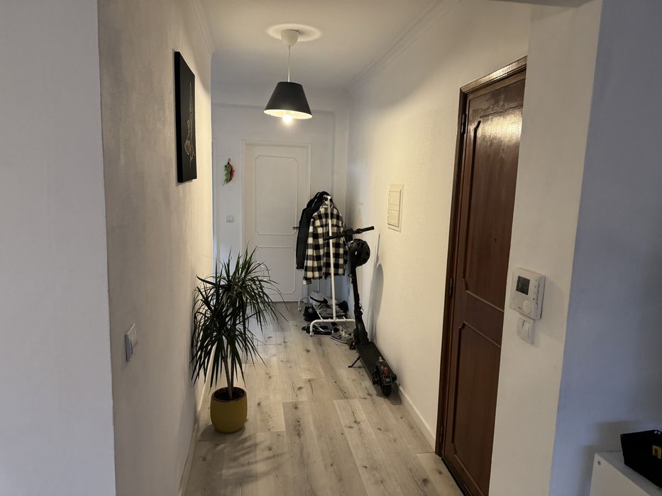 Alugo Quarto ao lado da Paragem do metro Fonte do cuco  Sra. Hora