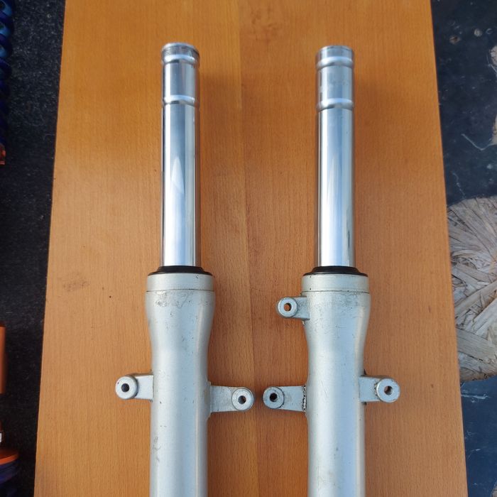 Перья  передние от мотоцикла