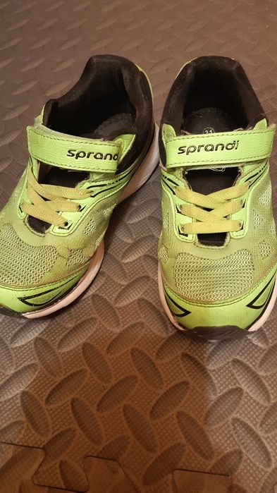 Adidaski letnie w rozmiarze 31