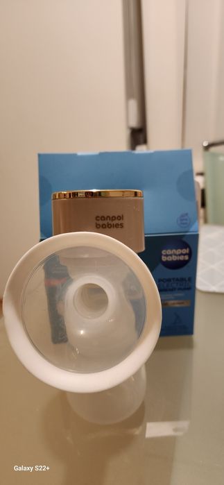 Продам електричний молоковідсмоктувач Canpol babies