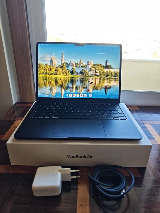 Macbook M4 13" 256gb (Midnight)