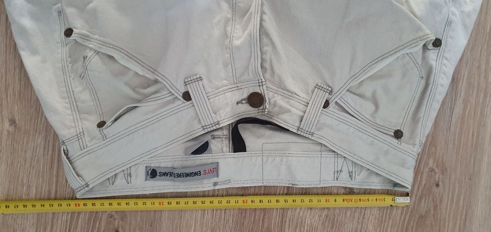 Krótkie spodenki męskie LEVIS rozmiar L