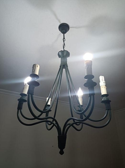 2 candeeiros de sala e um aplique de parede