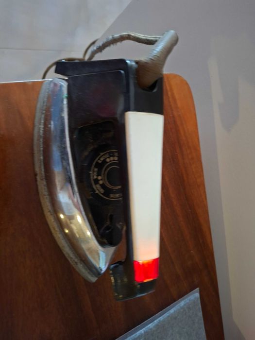 Żelazko PRL Dezamet