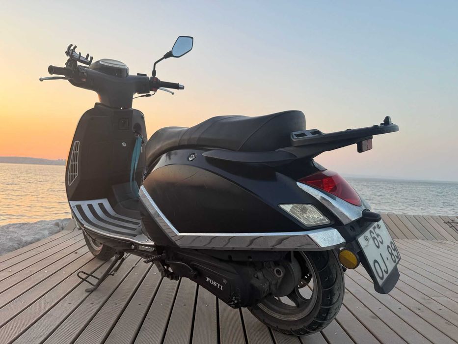 Scooter Fosti 125cc - Apenas 10.800km - Muito Económica