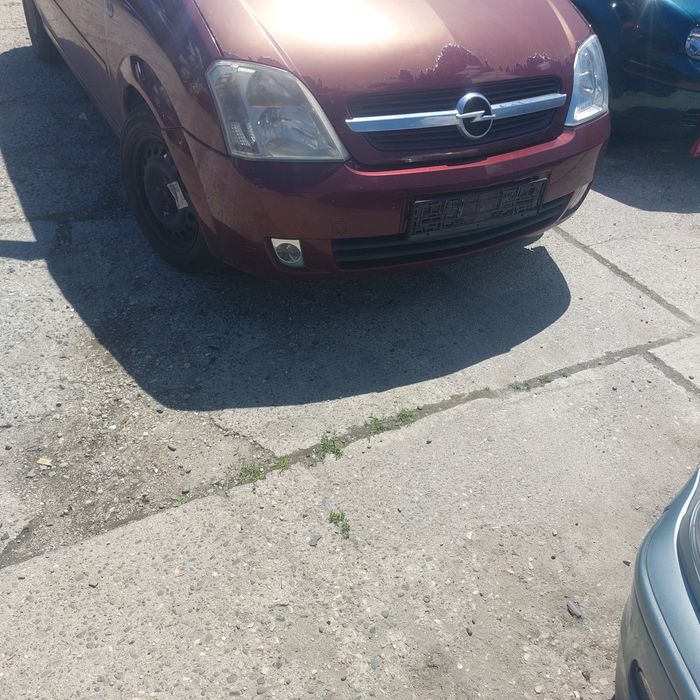 Zderzak przedni opel Meriva A