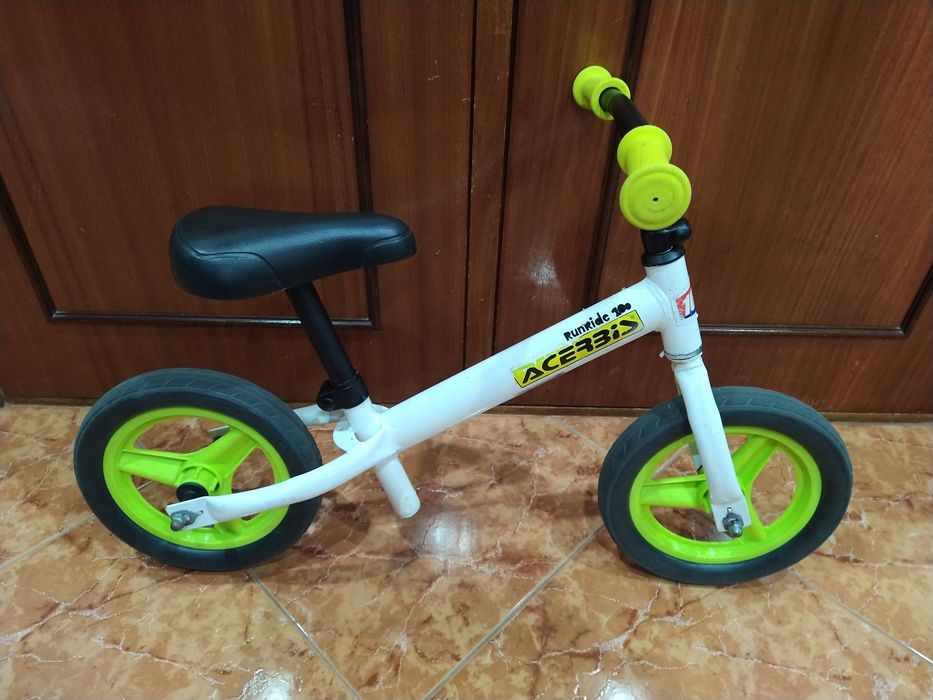 Bicicleta para criança versículo trotinete carro casa quarto apartamento vivenda escritório gabinete cozinha.
