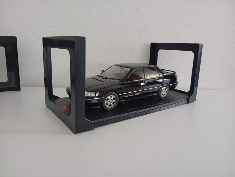 Subaru legacy RS 1/18 IXO