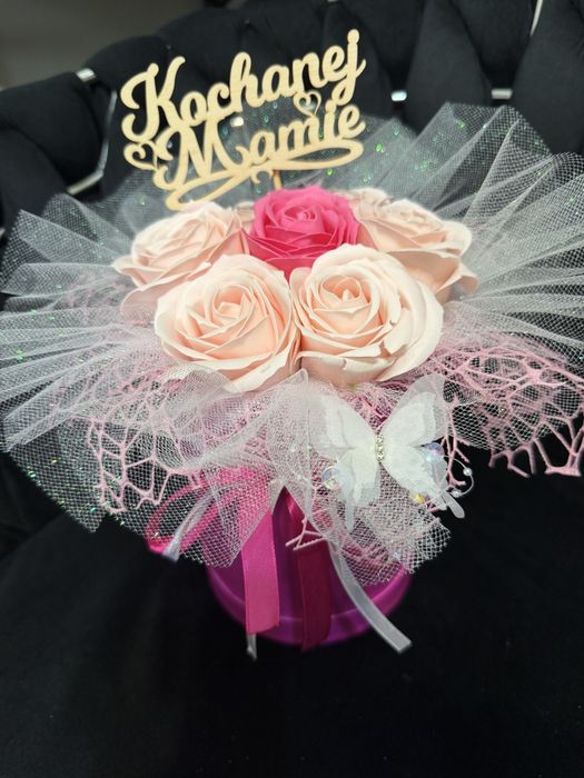 Box kwiatowy roze mydlane dzien Mamy