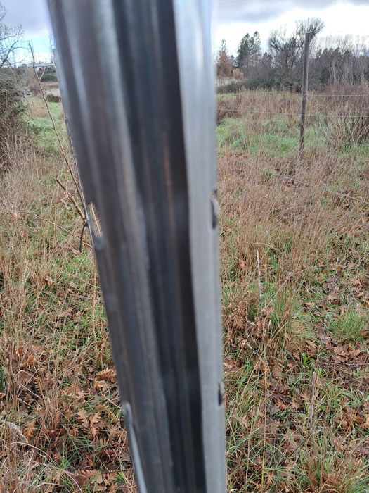 Postes ou estacas  madeira