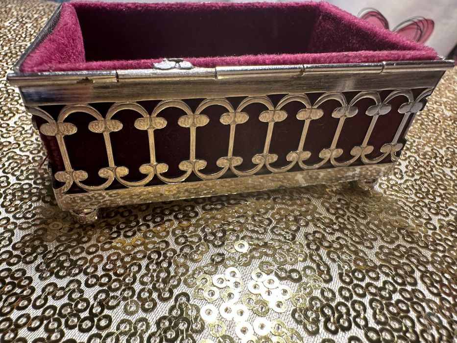 Metalowa szkatułka  pudełko na biżuteria prl