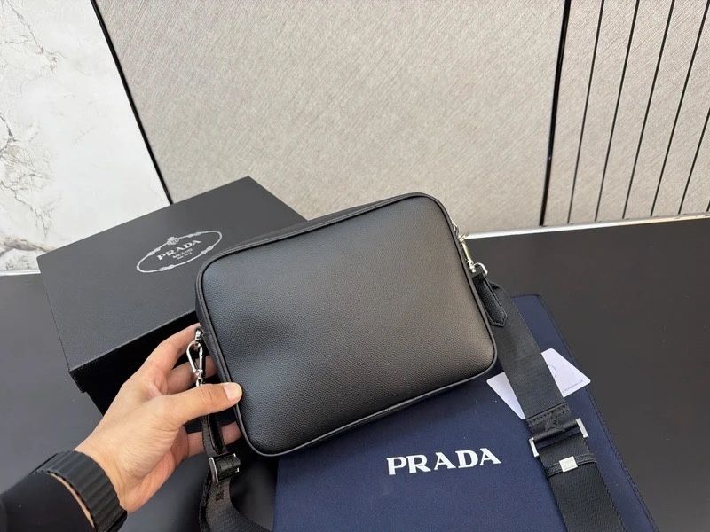Чоловіча сумка Prada Saffiano прада — zdjęcie 3