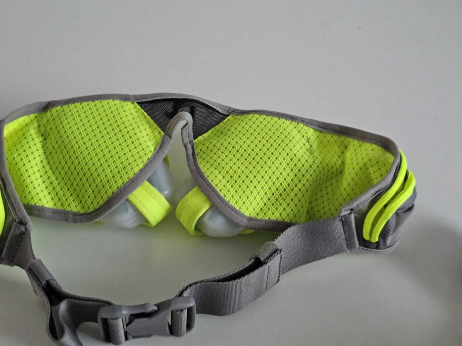 Nike Double Flask Belt pas do biegania z bidonami