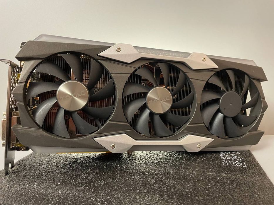 Відеокарта ZOTAC GeForce GTX 1080 Ti 11G AMP Extreme Edition