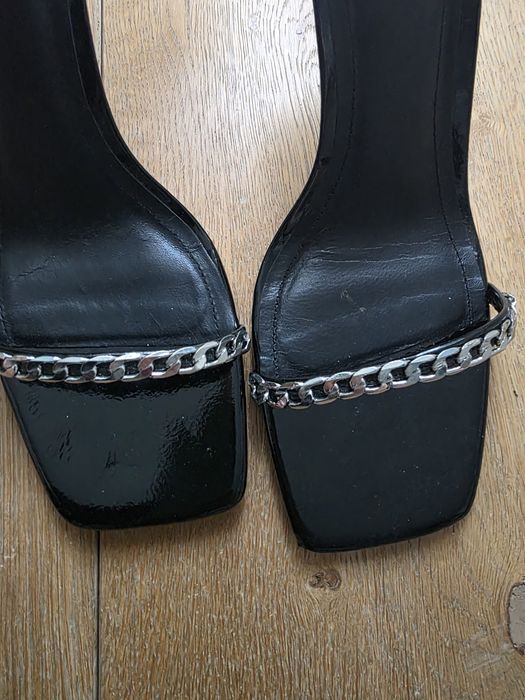 Sandałki na szpilce